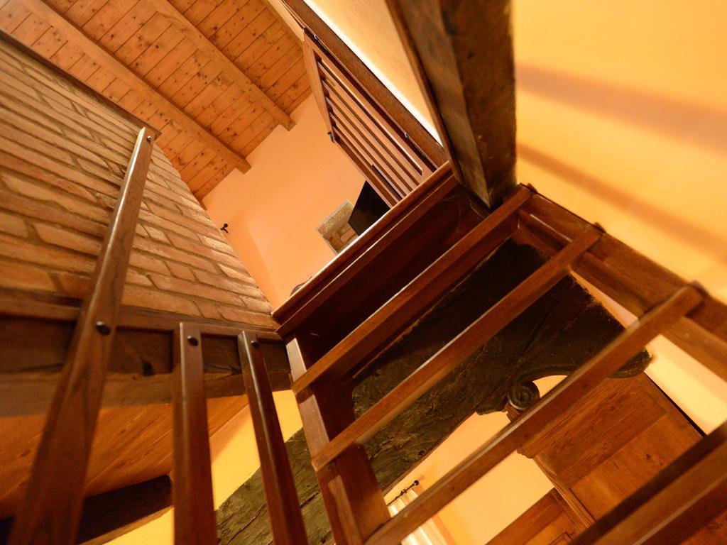 Torretta Di Bassano Hotell Rivergaro Exteriör bild